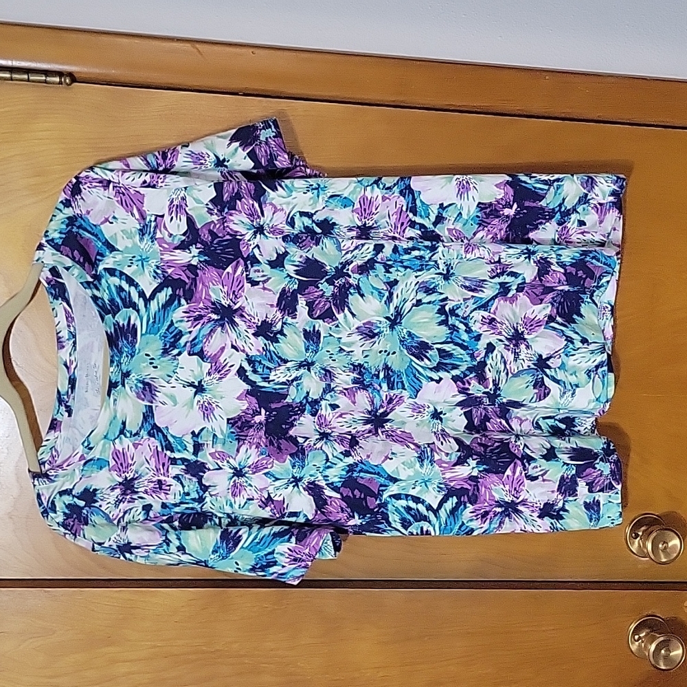 Women's knit shirt